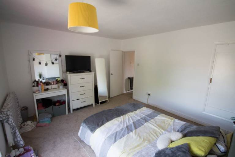 Lovely large two bedroom City Centre end terrace house NR3