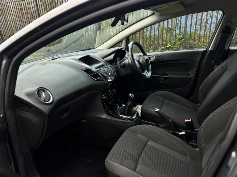 2016 Ford Fiesta 1.0T EcoBoost Zetec Euro 6 (s/s) 5dr HATCHBACK Petrol Manual