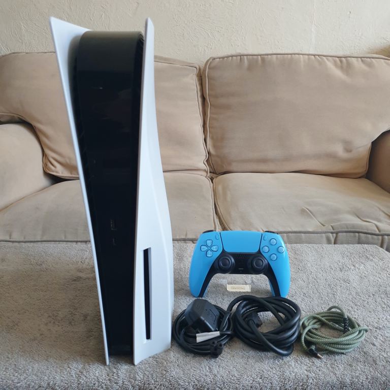 PS5 Disc - Excellent Condition, Controller, Cables, Game
