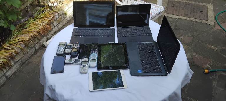 9x mobiles 5 x tablets for repair and parts 