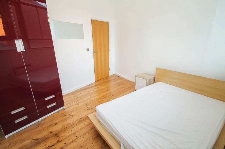 Room to Rent - LS2 £450