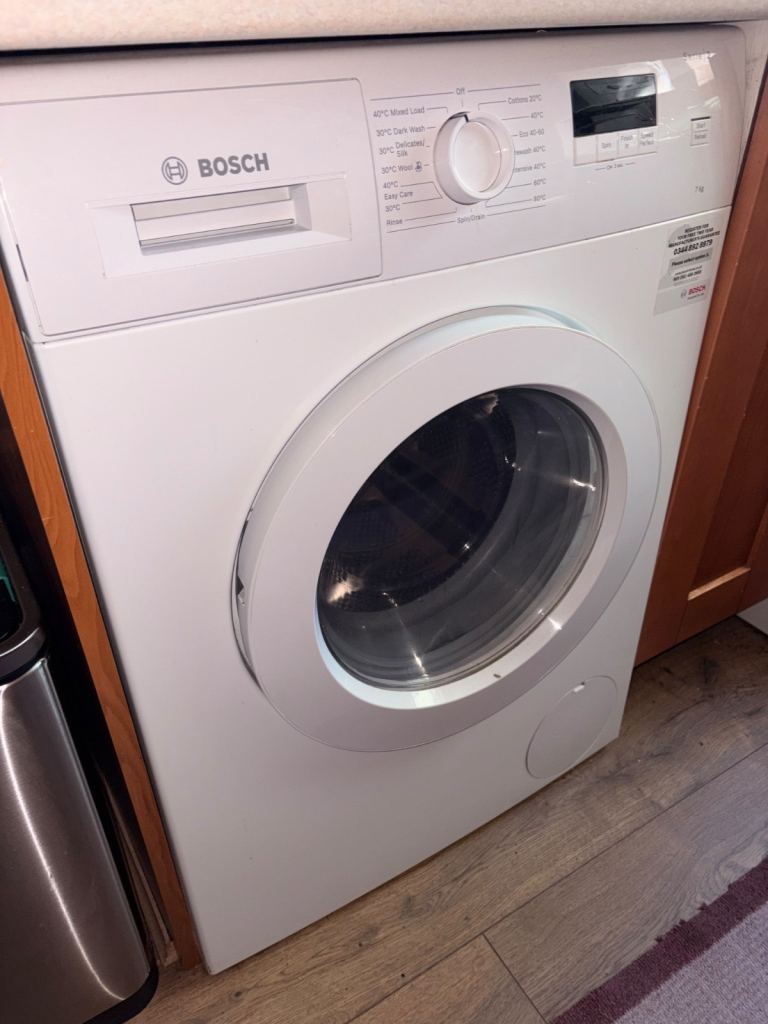 JOB LOT Sofa + Bosch Washing Machine + Hisense Slimline Dishwasher Total £250