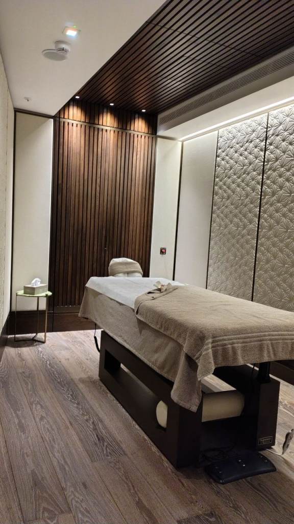 Qualified Reiki & massage therapist 