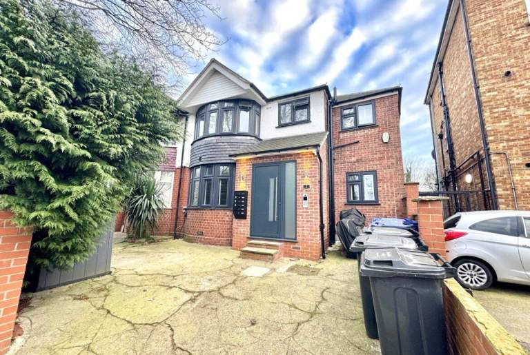  En-Suite Double Room – Twyford Abbey Road, NW10 7HG (Near Hanger Lane / Ealing / Wembley)-Ref: 2248