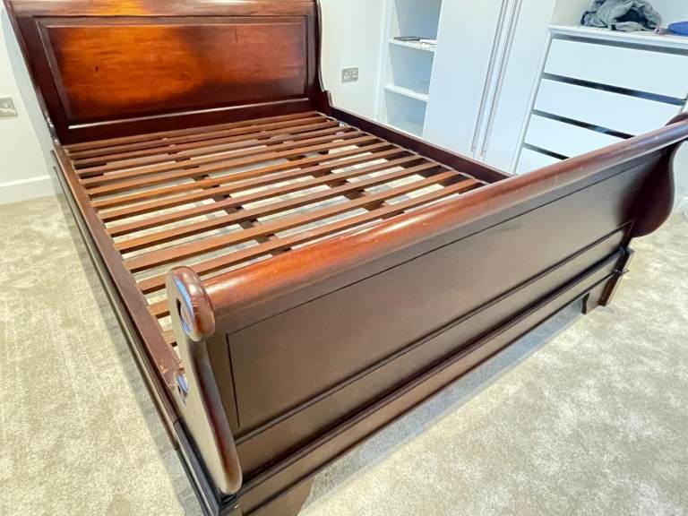 Kingsize bedframe - 