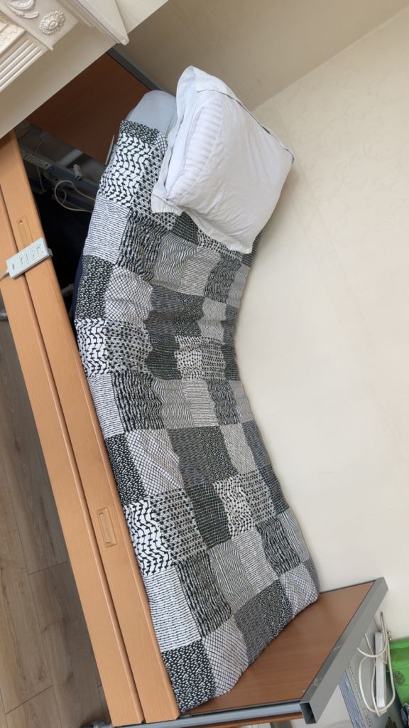 Hospital bed 