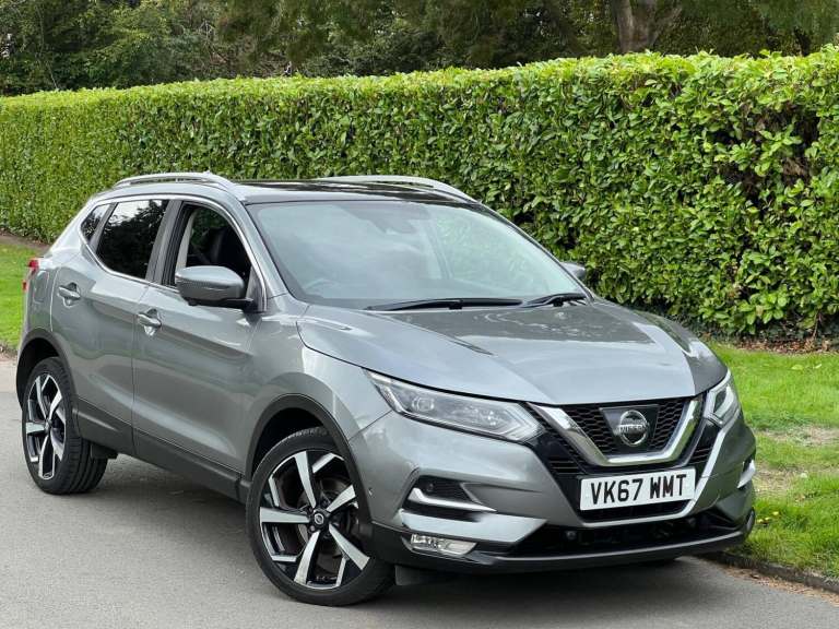 NISSAN QASHQAI 1.6 dCi Tekna 2017 NEW SHAPE ULEZ FULL GLASS PAN ROOF NAV CAMERA