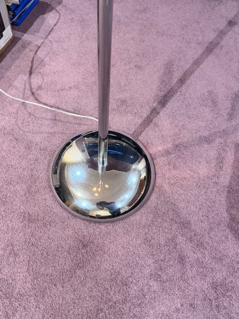 Corner modern lamp (dimmer)