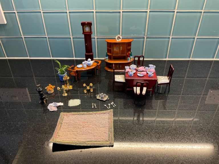 JOB LOT Dolls House Furniture 1:12 - Dining Room Items Exc Cond Clock Dresser