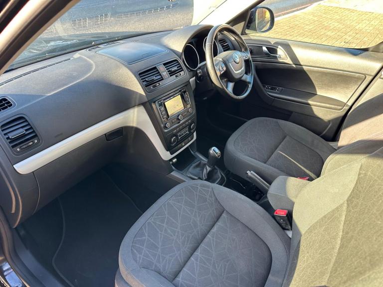 2011 Skoda Yeti 2.0 TDI SE Plus 4WD Euro 5 5dr HATCHBACK Diesel Manual