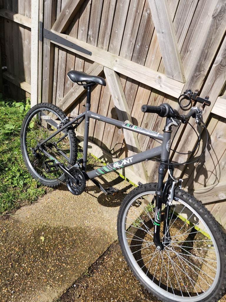 Apollo slant shimano equipped 26" wheels 20" frame