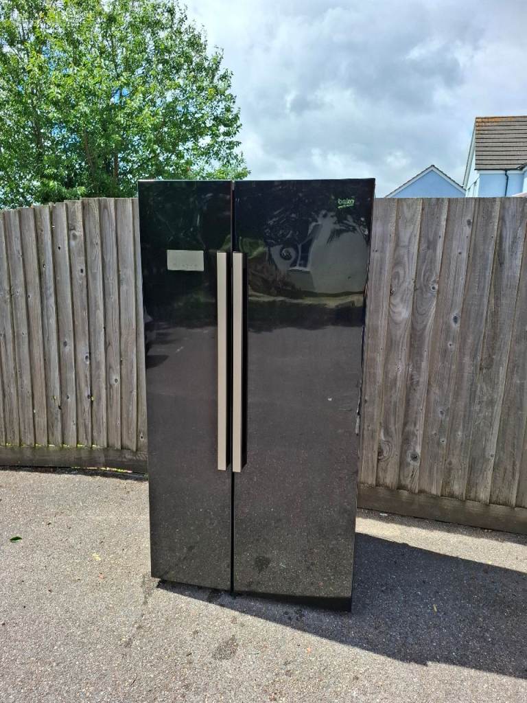 A+ class Frost free Beko black American style fridge freezer