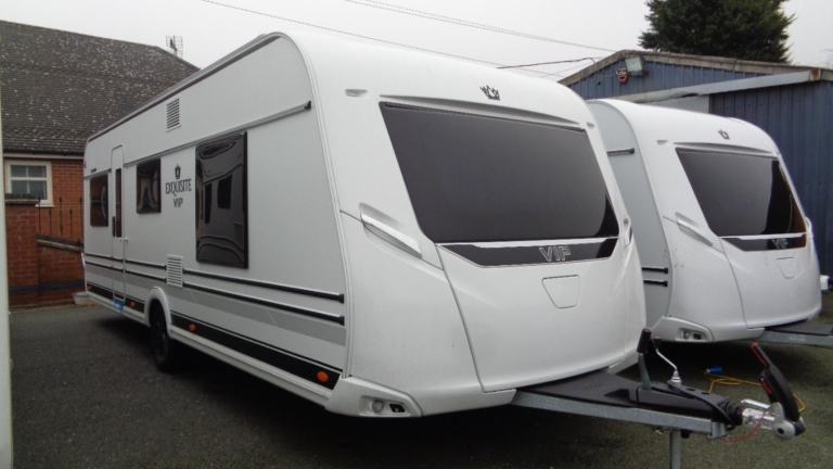LMC 595 Vip Exquisit 4 BERTH,FIXED ISLAND BED WITH SEPARATE SHOWER CUBICLE. 2025