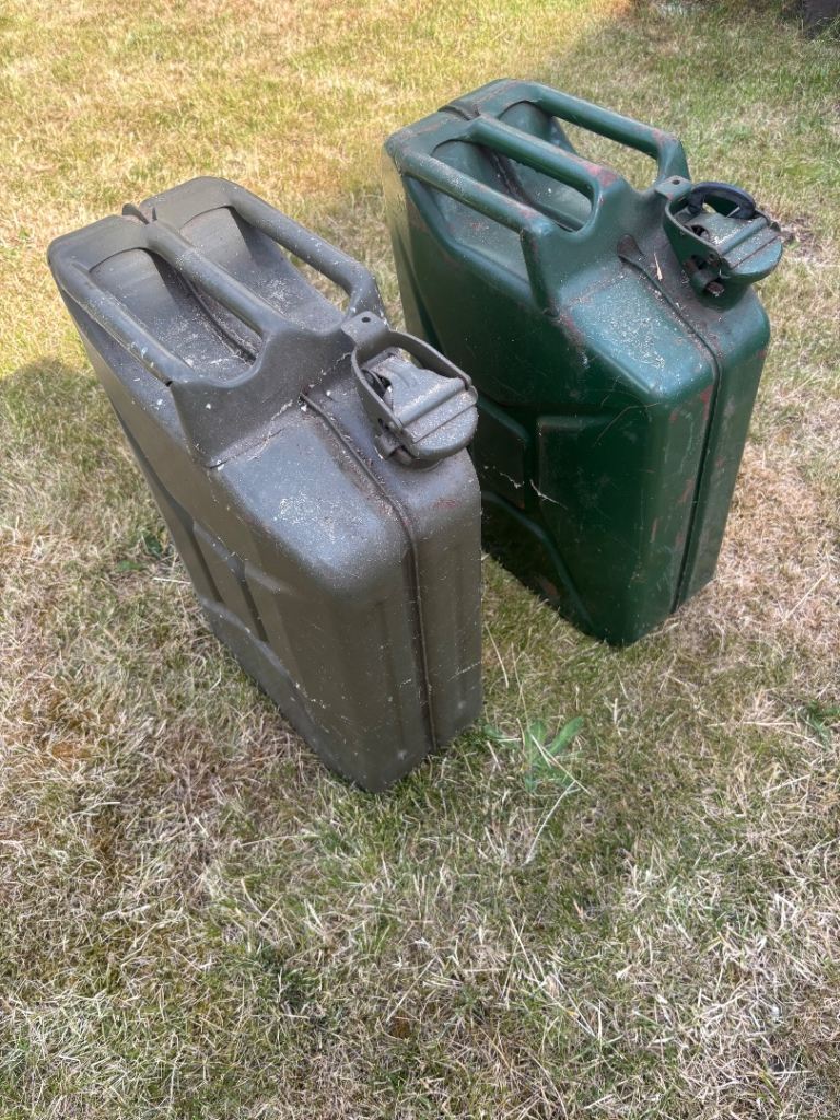 2 Jerry cans