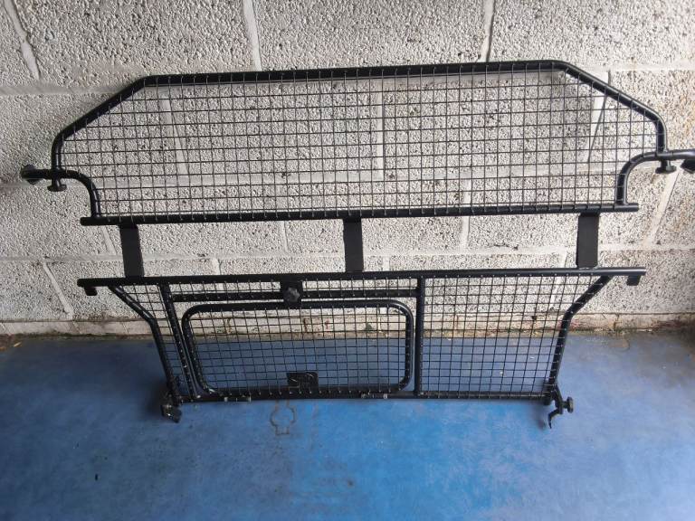 Dog gaurd for freelander