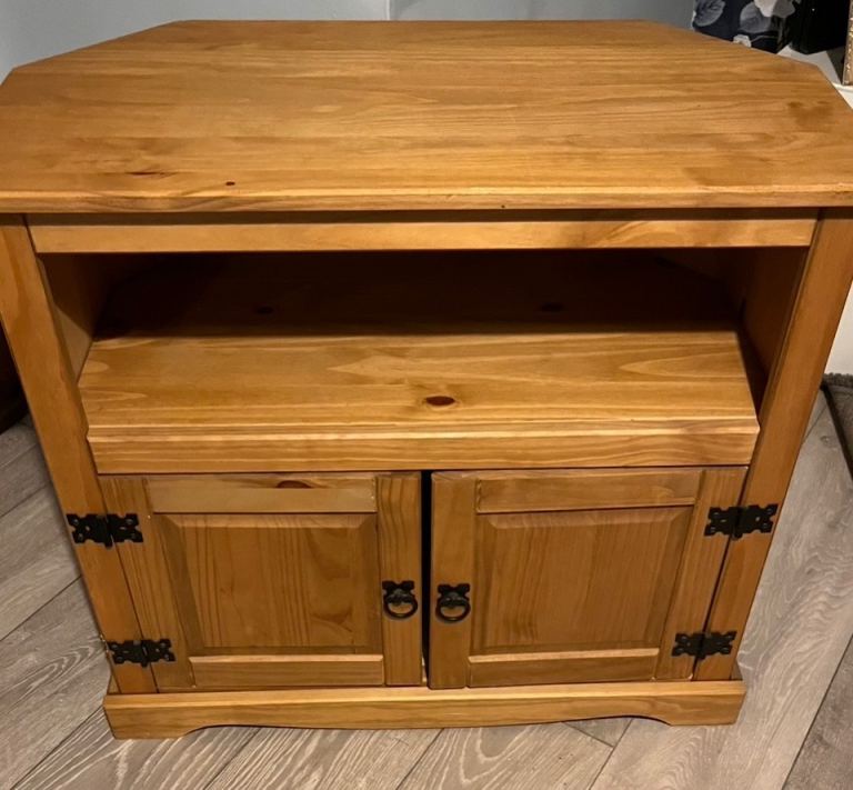 Corner TV Unit and cupboard 