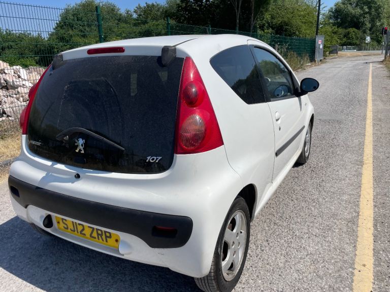 PEUGEOT 107 1.0 SPORTIUM 12 REG WHITE GENUINE 83054 MOT JANUARY 5TH 2027 TAX £20 LOW INSURANCE 
