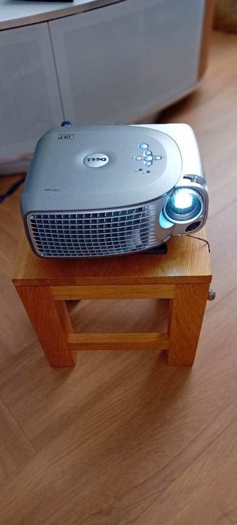 Dell 1201MP Projector and NOBO 1500MM Screen
