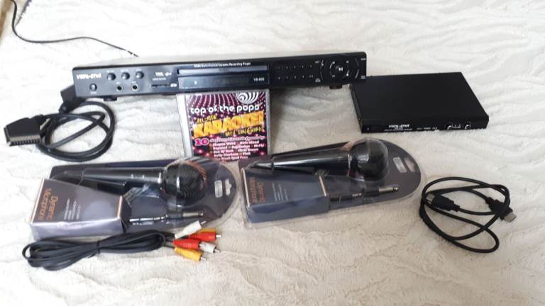 Karaoke machine 