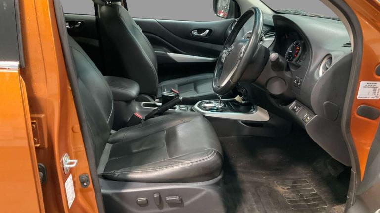 2017 Nissan Navara 2.3 Navara Tekna dCi Auto 4WD 5dr SUV Diesel Automatic