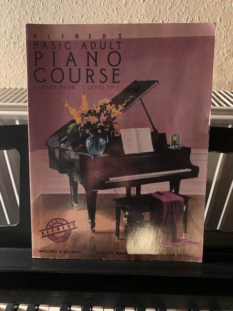 Alfred's Basic Adult Piano Course Book Level One