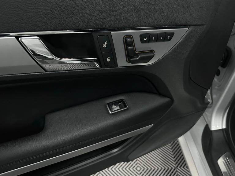 2011 Mercedes-Benz E Class E350 BlueEfficiency Sport Coupe 3.0 V6 CDI Tip Auto ( 231 bhp ) COUPE ...