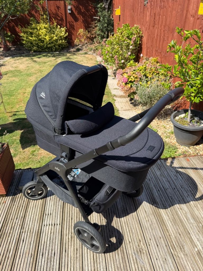 Joie Finiti Travel System with Car Seat