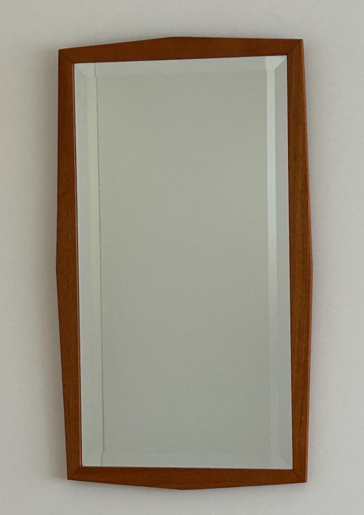 Wall mirror