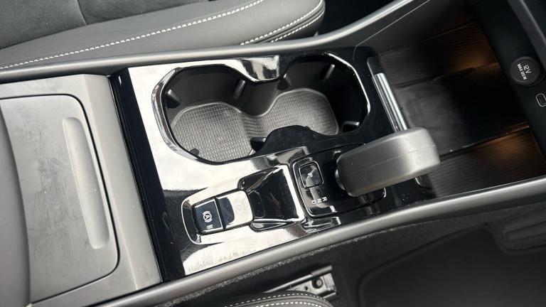 2025 Volvo XC40 2.0 B4P Plus Dark 5dr Auto Petrol Estate Estate Petrol Automatic