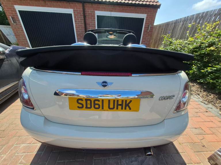 Mini, CONVERTIBLE, Convertible, 2011, Manual, 1598 (cc), 2 doors