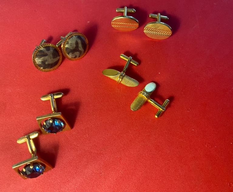 4 different design of cuff links