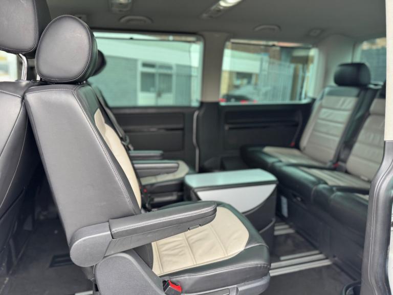 2016 Volkswagen Caravelle 2.0 TDI BlueMotion Tech 204 Executive 5dr DSG MPV DIESEL Automatic