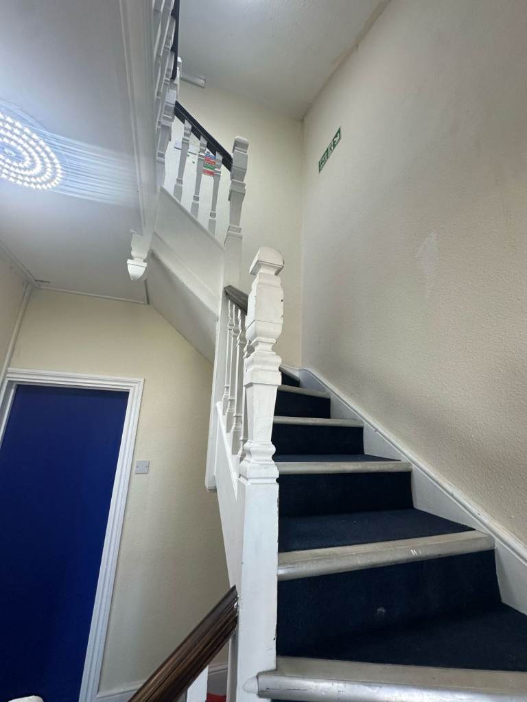 1 Large  Double bedroom to Rent in HMO Property (RM18)