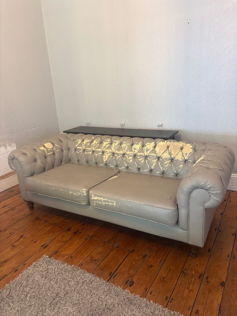 Chesterfield Style large Sofa in Grey faux Leather – As Good As New