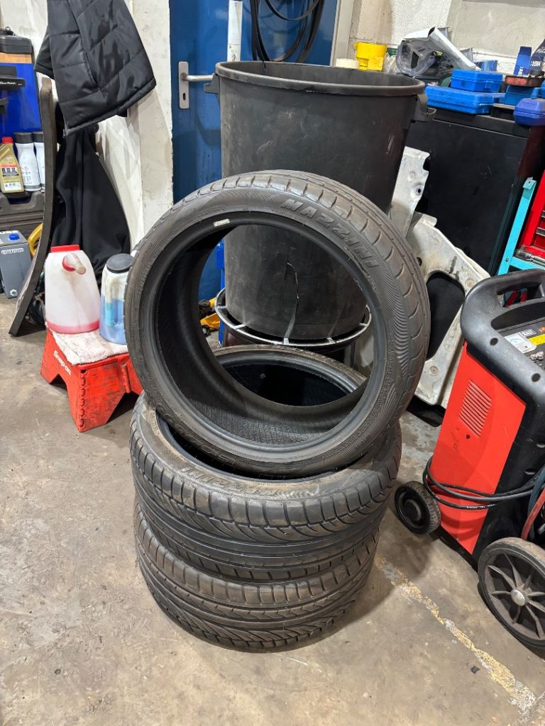 225/40ZR18 6mm tread Mazinni tyres 