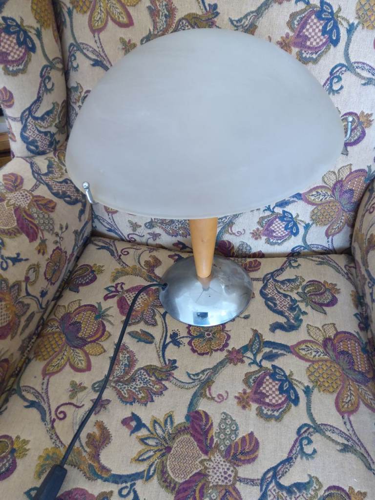 Table lamp
