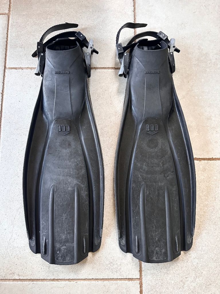 image for Fins/flippers mares & masks diving snorkelling 