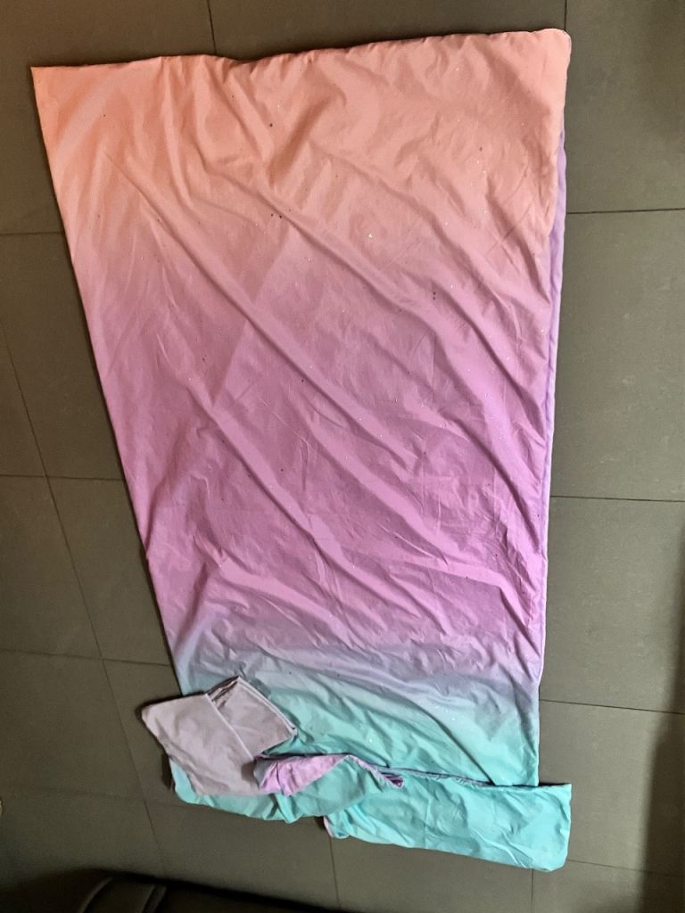 Child’s Double Duvet / Pillowcases x 4