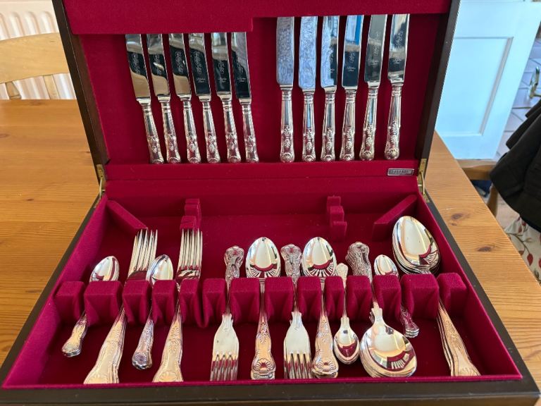 Vintage Leng & Co Sheffield England Cutlery Set with Case