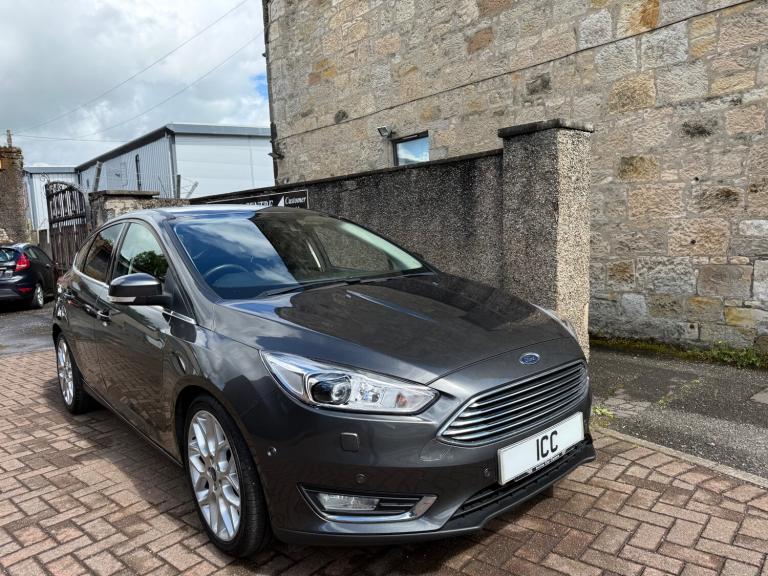 FORD FOCUS TITANIUM X 1.5 TURBO 5DR MAGNETIC 1 OWNER FSH SATNAV HEATED LTHR 18,S