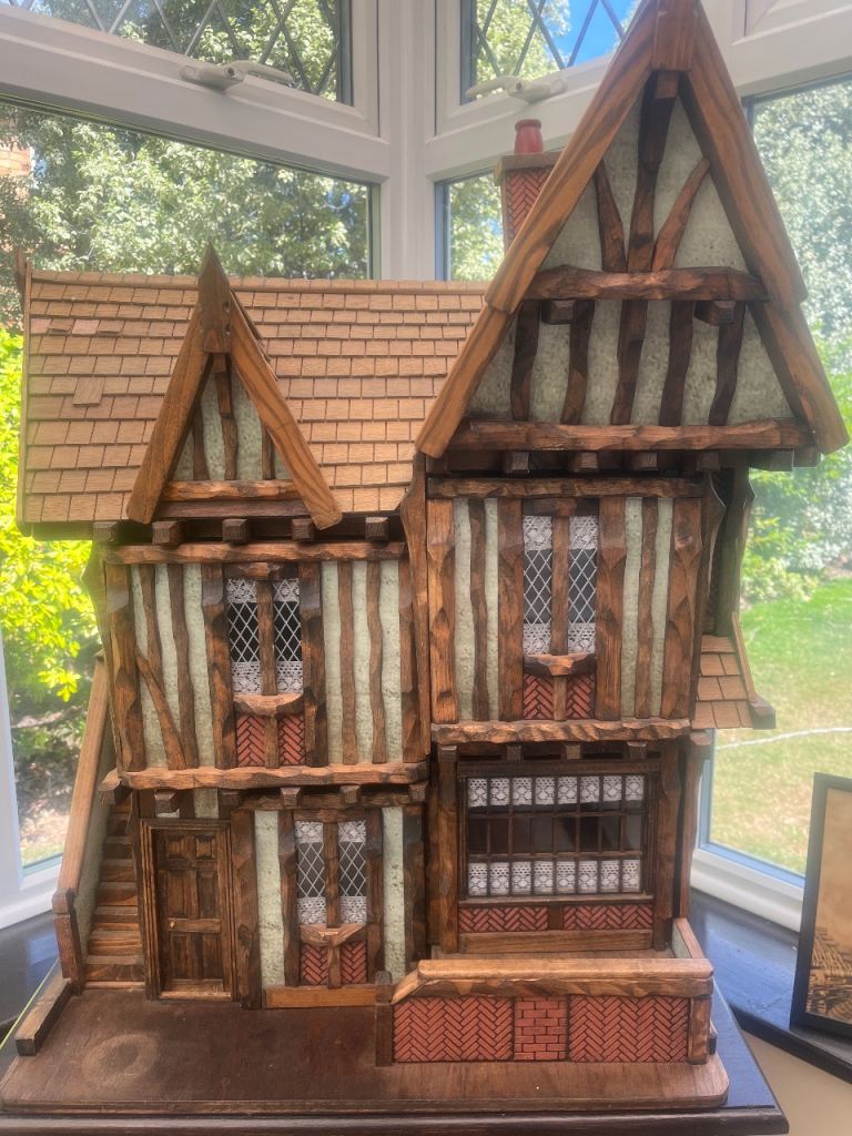 Roy Williams Beautiful Large Wooden Tudor Style Dolls House – Great Condition