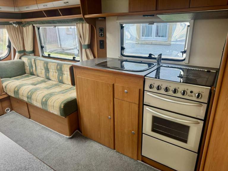 Caravan Dethleffs Camper DL 470 2006 2 Berth 