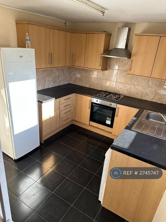2 bedroom house in School Road, Dagenham, RM10 (2 bed) (#2745747)