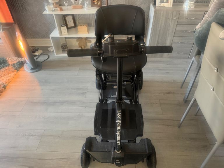 Easy Living Mobility Scooter - Like New Condition
