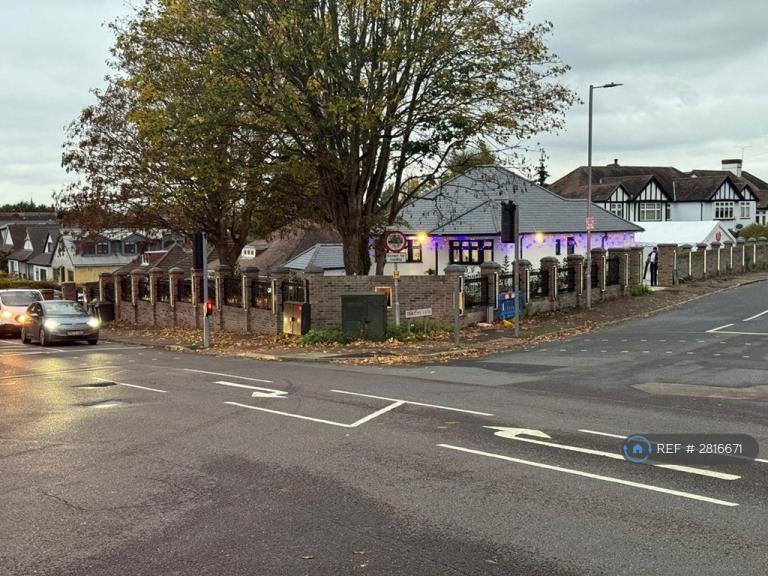 3 bedroom house in Manor Road, Chigwell, IG7 (3 bed) (#2816671)