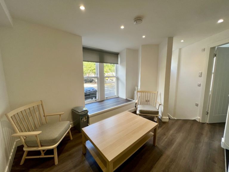 1 bedroom flat in Albert Street, Leith, Edinburgh, EH7 5LY