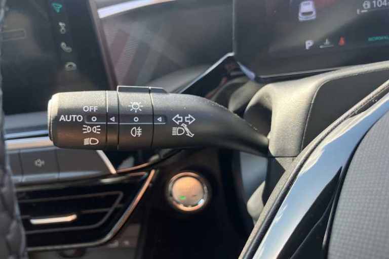 2025 MG MG3 1.5 Hybrid Trophy 5dr Auto HATCHBACK PETROL/ELECTRIC Automatic