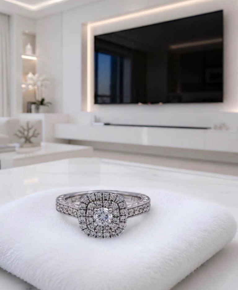Stunning Neil Lane 14ct White Gold 0.87ct Diamond Halo Ring – Cost £3,250  
