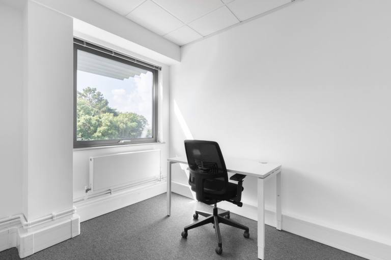 Ipswich - IP3 9BF \ Private Office for 1 Person Available Now