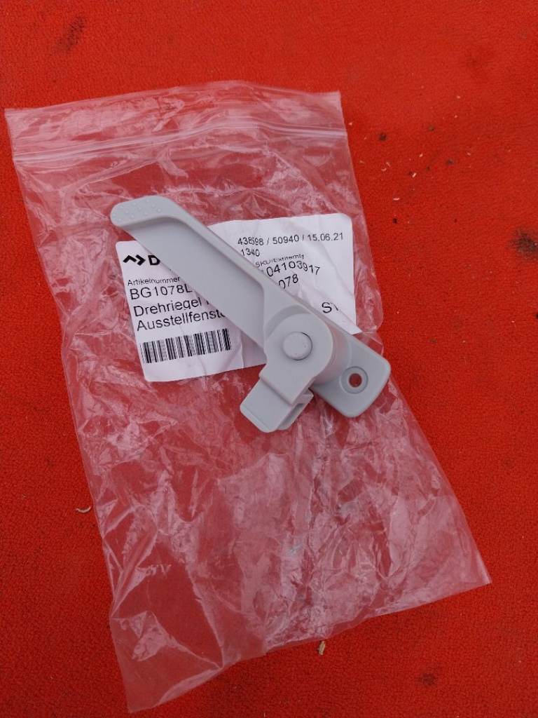 Dometic seitz cassette window handle 